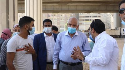 محافظ الجيزة يقرر توقيع غرامات على الشركة المنفذة لكباري المشاه والسيارات بالمريوطية