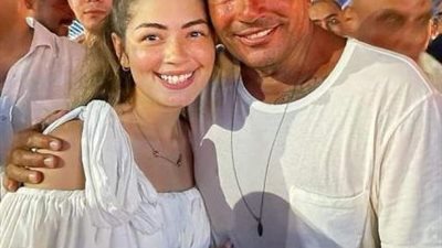 ملك أحمد زاهر تدافع عن عائلتها بعد تواجدهم فى حفل الهضبة