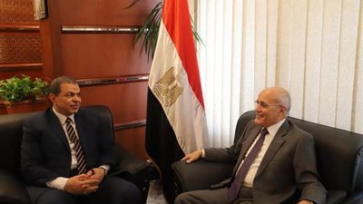 بصورة وكلمات مؤثرة..هكذا نعي وزير القوي العاملة الفريق العصار