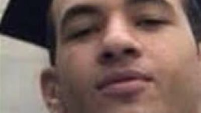 بينهن طفلة .. ننشر نص الرسائل المتبادلة بين  أحمد بسام زكي وضحاياه من الفتيات