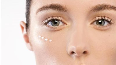 ما هى الأسباب التى تؤدى إلى وجود انتفاخ أسفل العينين؟