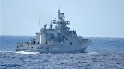 البحرية المصرية والأمريكية تنفذان تدريبا بحريا عابرا بالبحر الأحمر