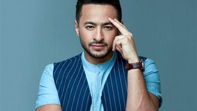 بكلمات مؤثرة.. إيهاب توفيق ينعي والدة حمادة هلال