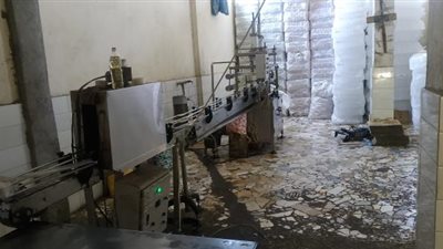 جهاز حماية المستهلك يضبط مصنعاً غير مرخص لانتاج زيت الطعام المغشوش بالقليوبية