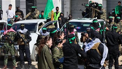 وفد قيادي من حركة حماس يزور القاهرة.. لقاءات وتنسيق لاستقبال الأسرى