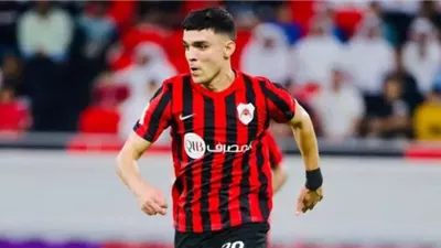 أشرف بن شرقي يصل القاهرة للتعاقد رسميا مع الأهلي 