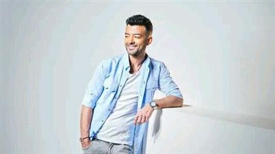 هيثم شاكر يحيي حفلاً فنياً مميزاً في خيمة 