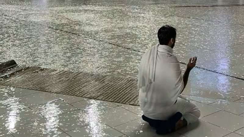 موعد أذان العشاء