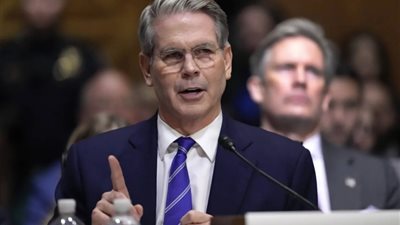 معلومات عن سكوت بيسينت أول وزير خزانة مثلي الجنس في حكومة ترامب