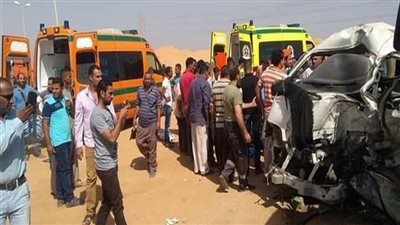 إصابة 20 شخصا في حادث تصادم ميني باص مع ملاكي بالصف