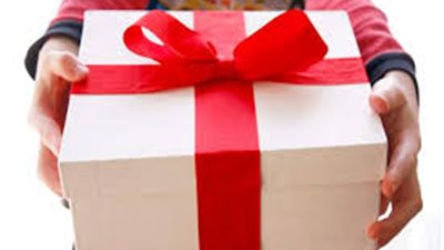 حكم رد الهدية دون سبب شرعي في الإسلام.. دار الإفتاء توضح