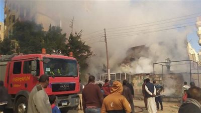 اندلاع حريق بجوار كلية الدراسات الإسلامية بأسوان.. صور