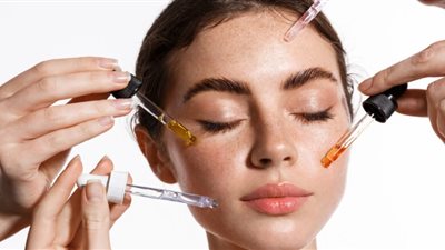 فيتامين سي للبشرة.. كيفية استخدامه للتقليل من التجاعيد والتصبغات