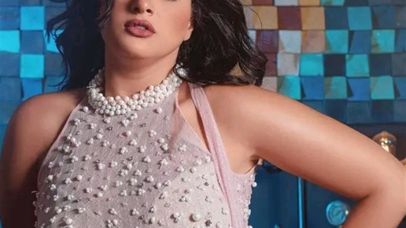 مني فاروق