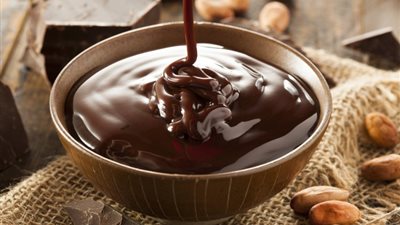 طريقة عمل صوص الشوكولاتة في الخلاط.. تعرف عليها
