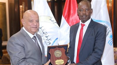 ميناء الإسكندرية يستضيف وفدًا من الموانئ الكينية لبحث تفعيل مذكرة التفاهم وتطوير حركة الملاحة