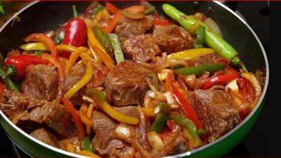 أكلات رمضان 2025.. أسهل طريقة لتحضير طاجن اللحمة بالبصل