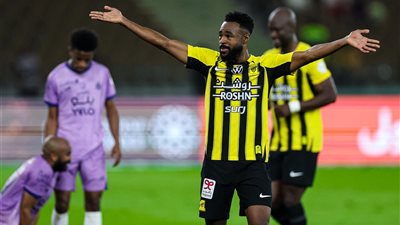 الدوري السعودي| التعادل الإيجابي يحسم الشوط الأول بين اتحاد جدة والخلود 