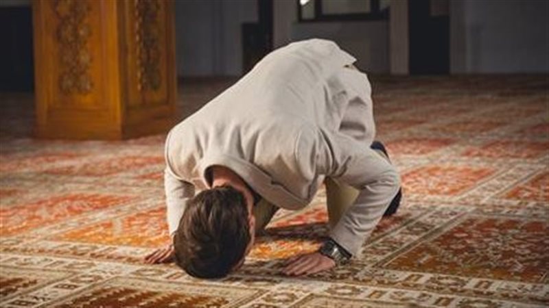 موعد أذان العشاء
