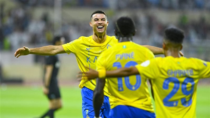 رونالدو يقود النصر