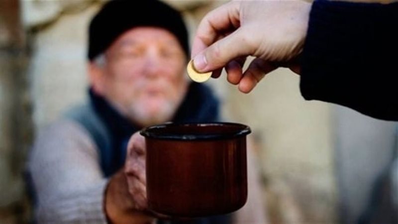 حكم توزيع الصدقات