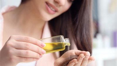 أفضل الزيوت الطبيعية لإنبات الشعر وتكثيفه.. تعرفي عليهم