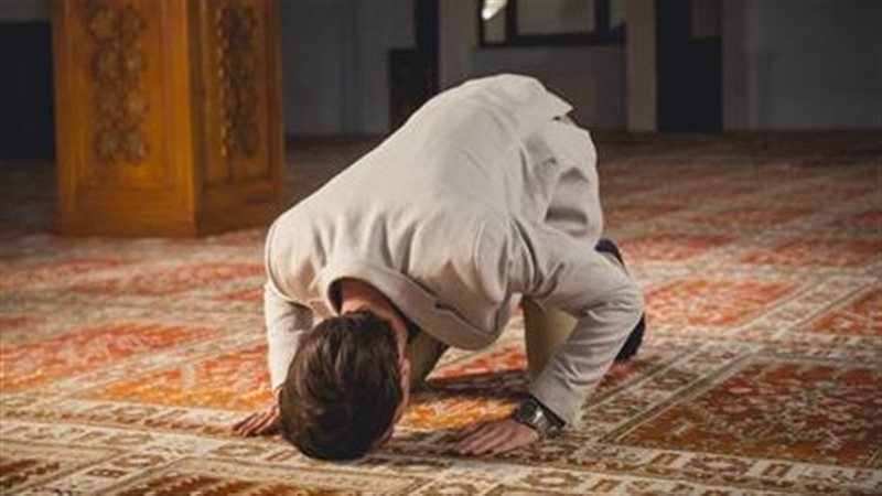 موعد أذان العشاء