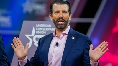 ترامب جونيور في مرمى نشطاء البيئة في إيطاليا و السبب أوزة.. تفاصيل 