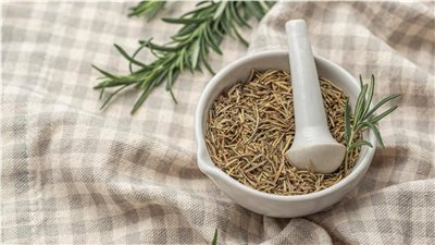 فوائد الكراوية للنساء.. عشب يحتوي على فوائد مذهلة 