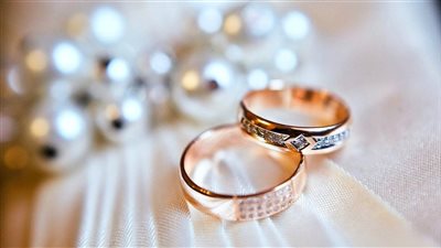 تفسير حلم خطوبة شخص اعرفه.. بين البشارة والفرح