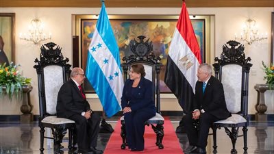 سفير مصر لدى هندوراس يقدم أوراق اعتماده لرئيسة البلاد 