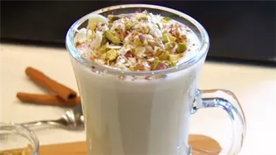 مشروبات رمضان 2025.. فوائد السحلب بالنشا والحليب وطريقة التحضير