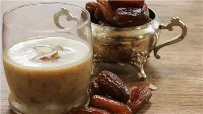 فوائد التمر باللبن.. مشروب صحي قبل فطار شهر رمضان 2025