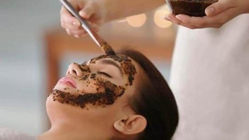 الدلكة لتقشير البشرة