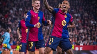 برشلونة يكتسح إشبيلية برباعية ويواصل مطاردة القمة في الدوري الإسباني 