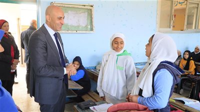 وزير التربية والتعليم يتفقد مدارس الشرقية لمتابعة انتظام الدراسة 
