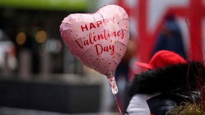  حكم الاحتفال بعيد الحب 2025.. دار الإفتاء تبيّن الحكم الشرعي