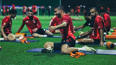 الأهلي يواصل الاستعداد للإسماعيلي وفيديو ساخر للشحات