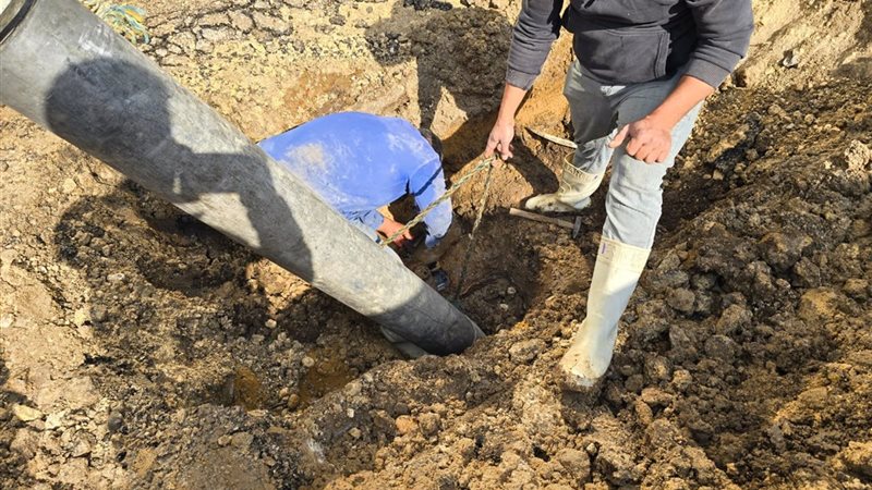 إصلاح خطوط المياه