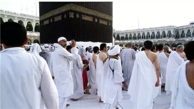 حكم أداء المرأة العمرة عن زوجها.. أمين الفتوى بدار الإفتاء المصرية يجيب 