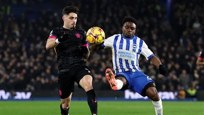 برايتون يضرب تشيلسي بثلاثية مثيرة في الدوري الإنجليزي