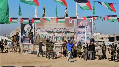 عاجل.. حماس تبعث 3 رسائل هامة لـ إسرائـ ـيل خلال عملية تسليم الأسري