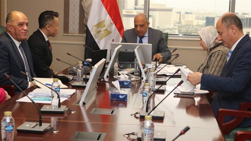 لقاء وزير الكهرباء