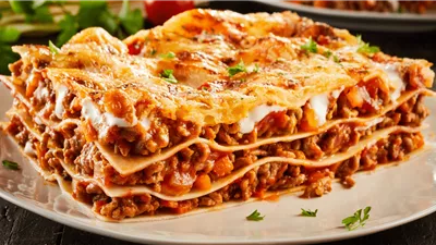 أكلات رمضان 2025.. الطريقة الإيطالية تحضير اللازانيا باللحم المفروم