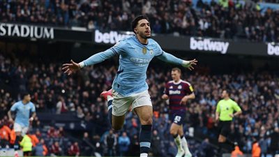 عمر مرموش يتوهج.. أسرع هاتريك وتقييم مذهل والصحف الإنجليزية تتغنى به