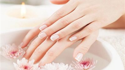 وصفات طبيعية فعالة لترطيب اليدين وحمايتها من الجفاف والتشقق