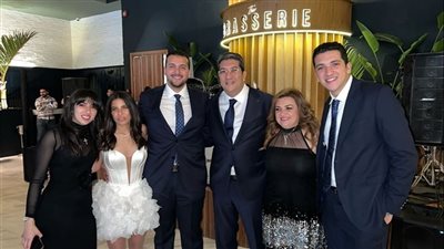 في اجواء عائلية.. هاني رمزي يحتفل بخطوبة نجله شادي