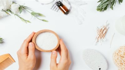  كيفية التخلص من قشرة الرأس باستخدام الملح .. طرق فعّالة وطبيعية