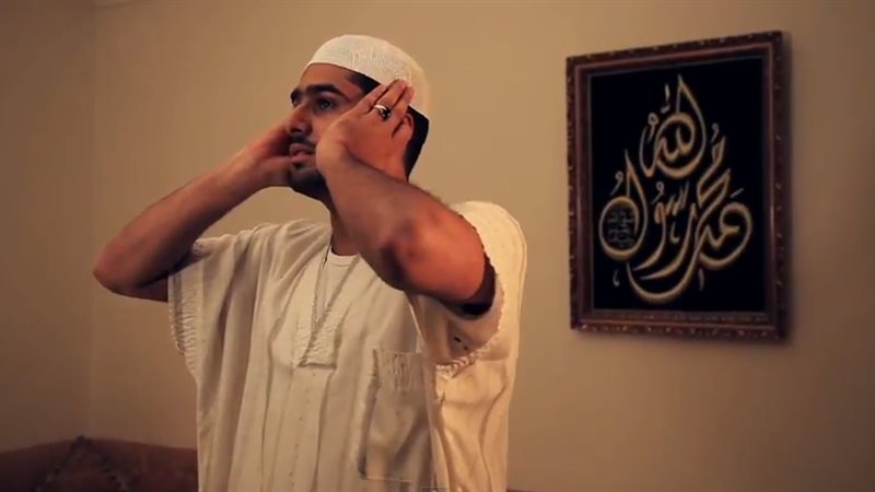 حكم ترديد الأذان
