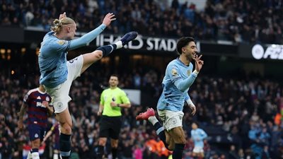 مفاجأة مدوية في تشكيل مانشستر سيتي ضد ريال مدريد.. موقف عمر مرموش